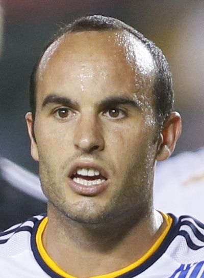 Landon Donovan scored twice in Los Angeles’ 6-0 victory.