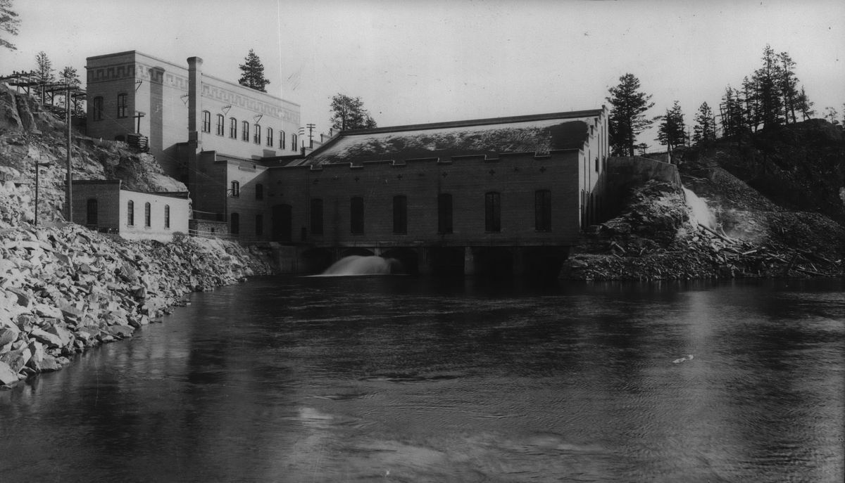 1913 – This is the Washington Water Power Co. powerhouse on the middle channel of the Spokane River at Post Falls. This was the site where pioneer Frederick Post built a flour mill. Post also built a lumber mill on the larger north channel of the river. Washington Water Power, now called Avista, took over Post’s property on the river in 1902. (THE SPOKESMAN-REVIEW PHOTO ARCHIVE / S-R archives)