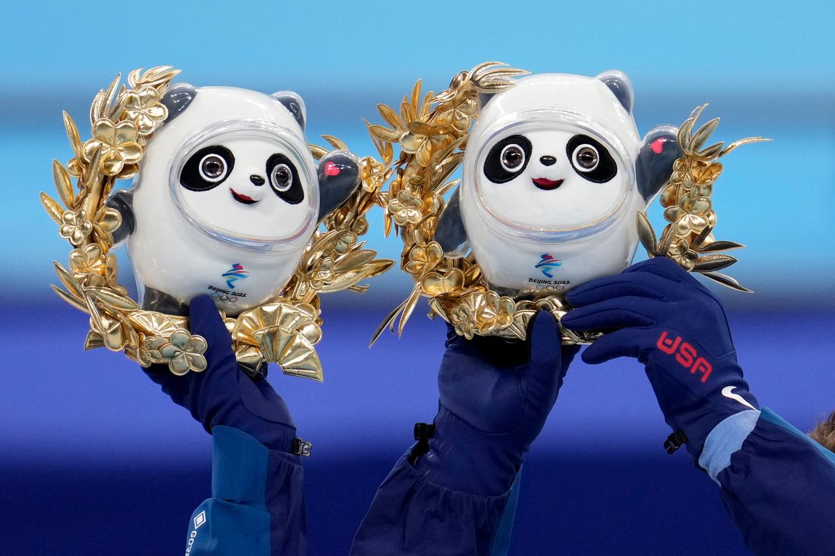 BEIJING SNAPSHOT: Olympic winners get plush panda then medal