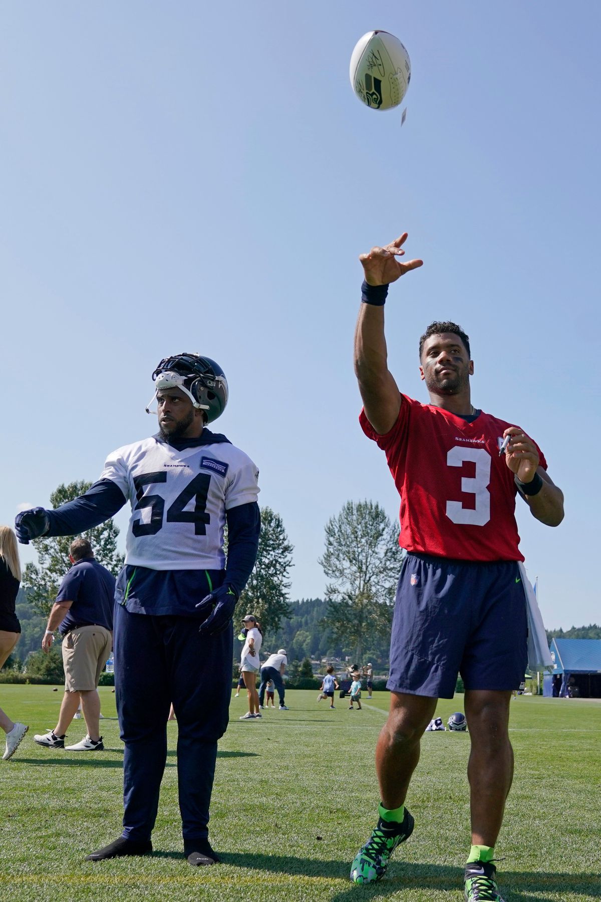 Seahawks QB Russell Wilson Wins Bart Starr Award