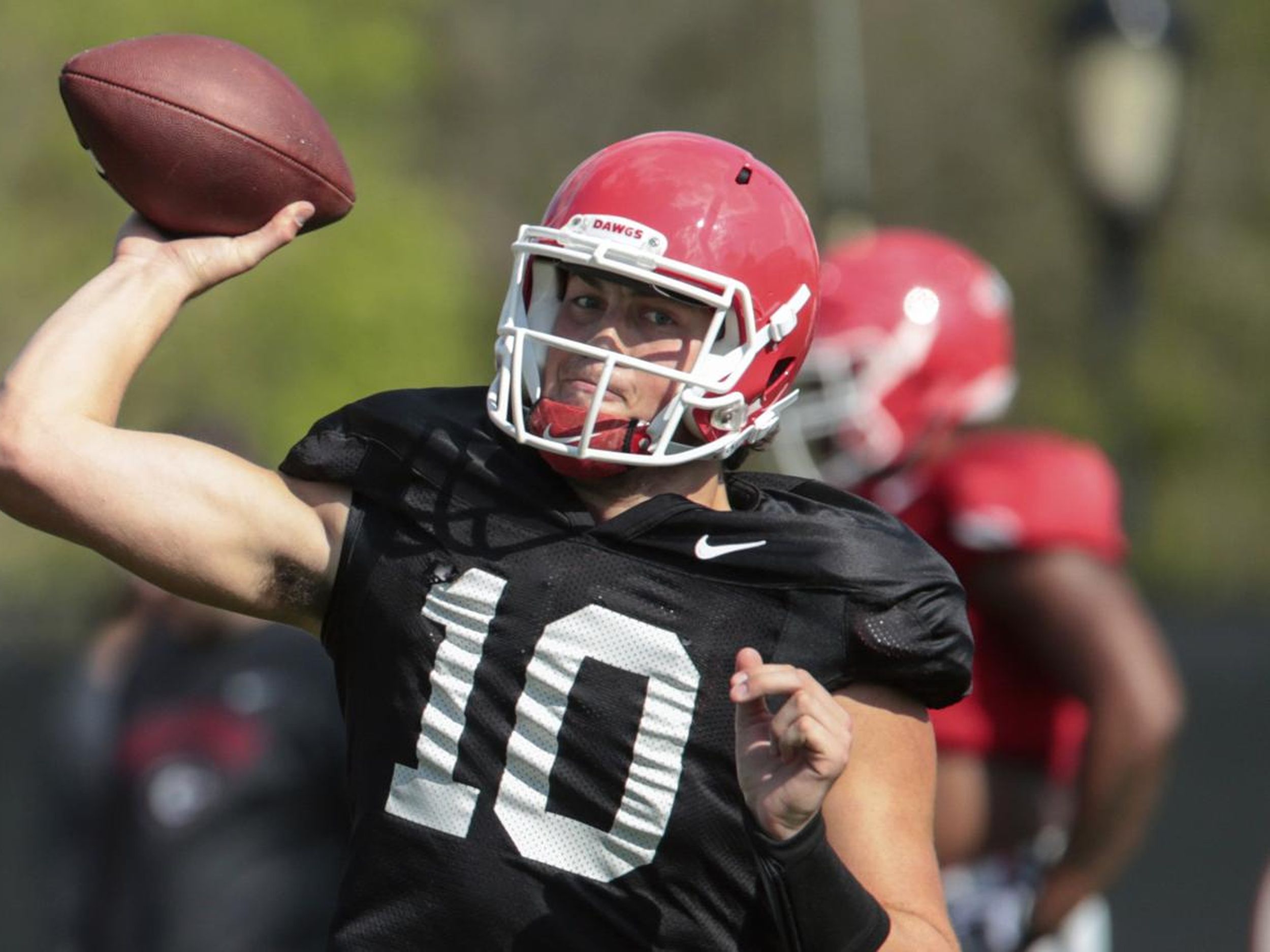 Jacob Eason wins Gatorade National Football Player of the Year, recommits  to Georgia