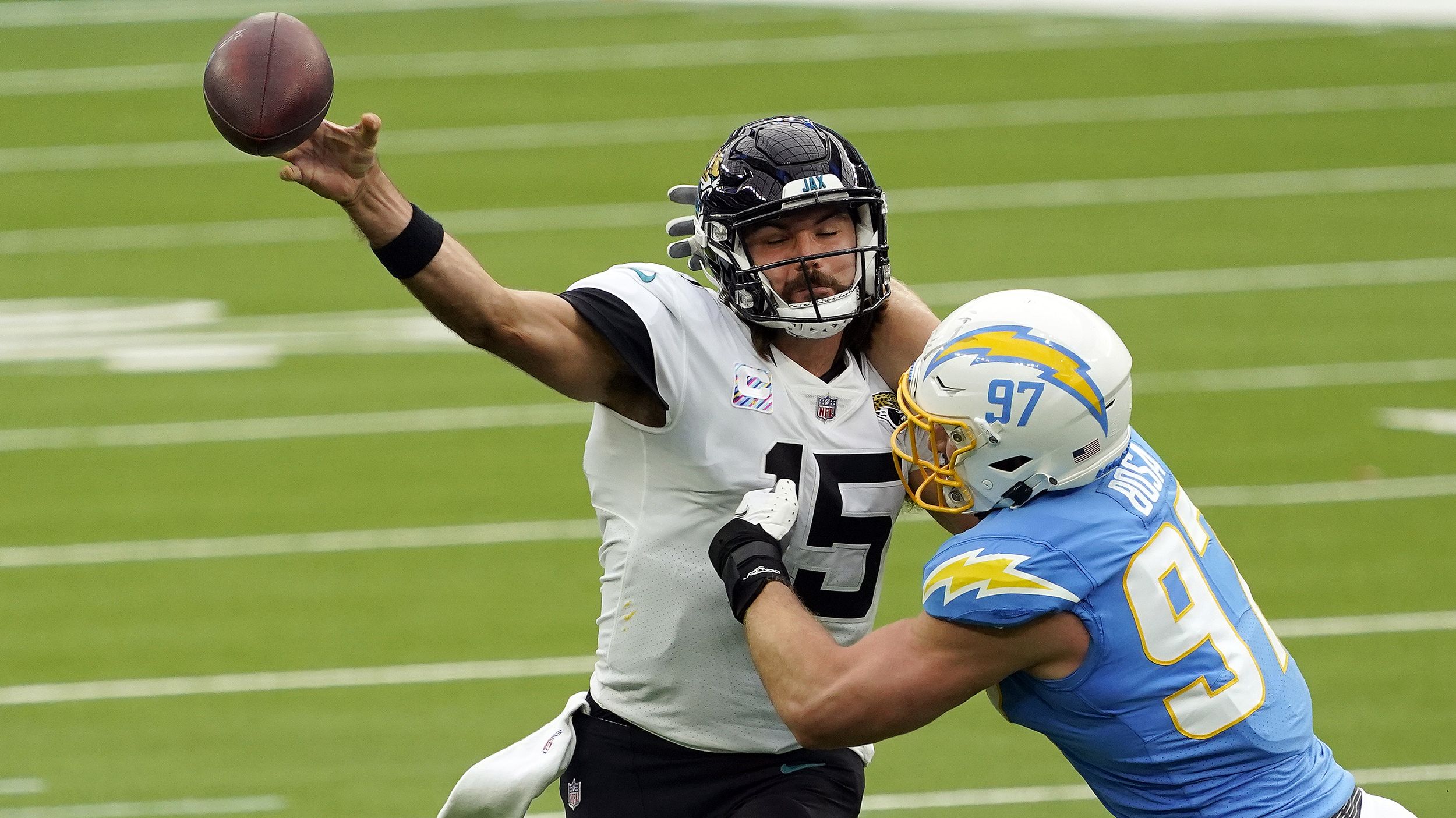 Despite Titans' loss, Jaguars' QB Minshew provides evidence of bright  future.