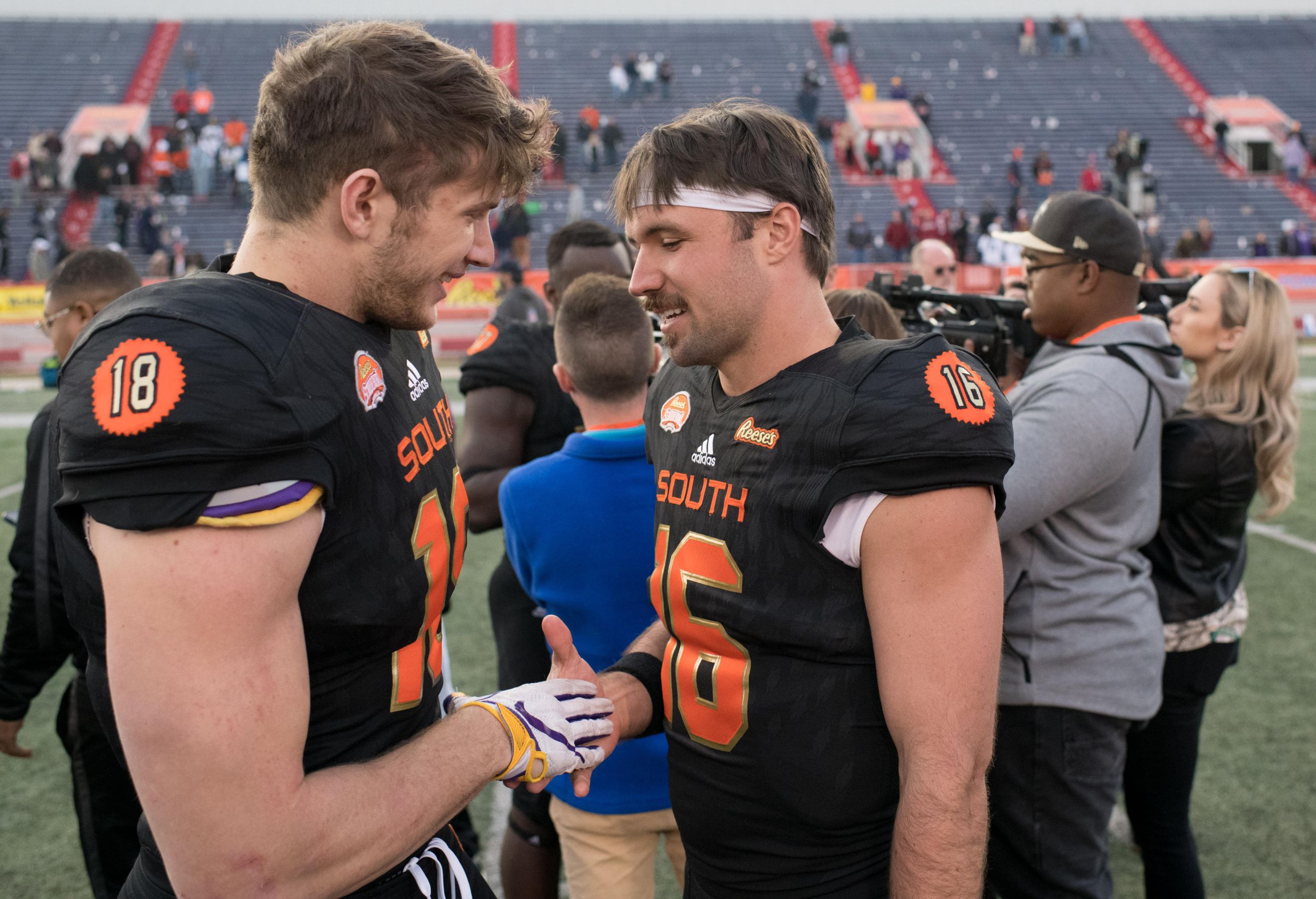 WSU teammates Gardner Minshew and Andre Dillard in Super Bowl LVII 