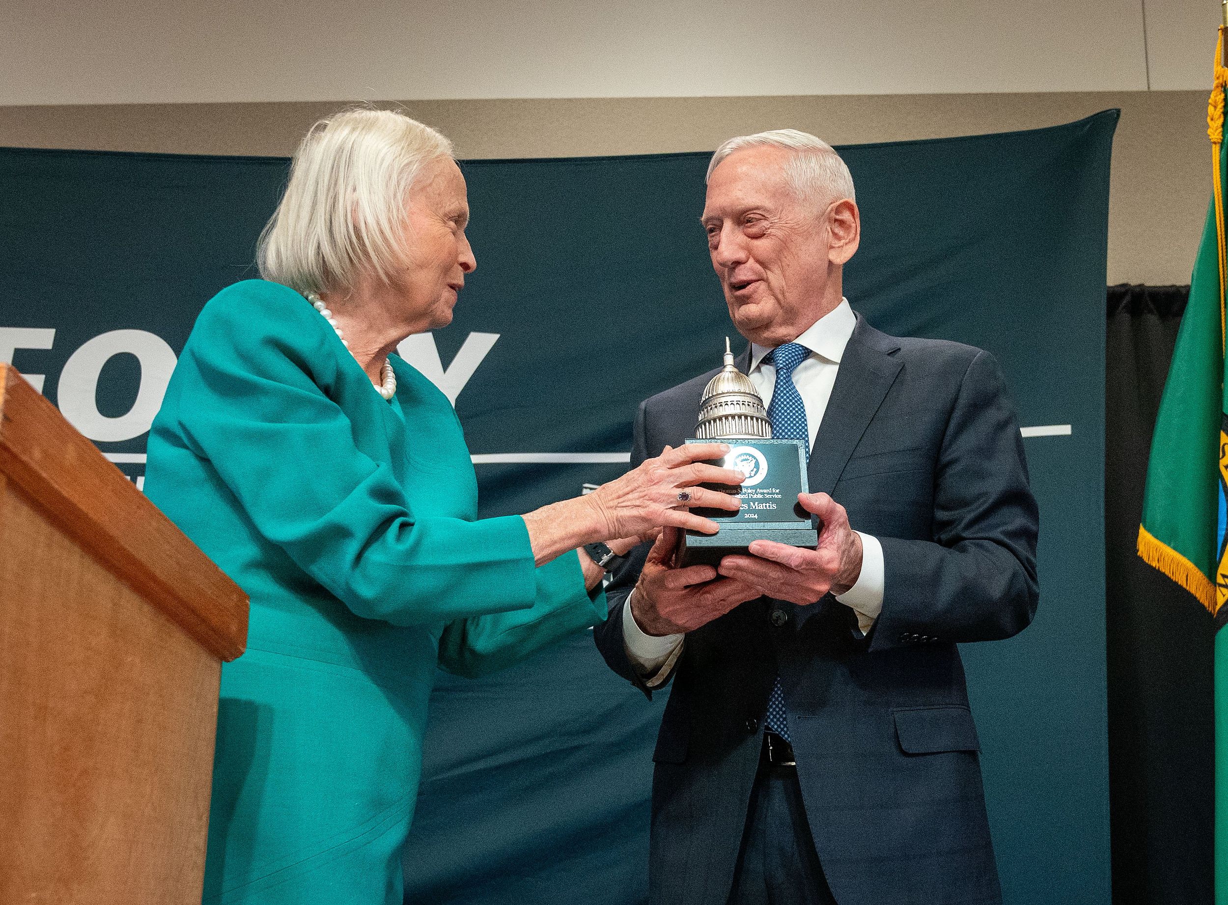 Former Defense Secretary James Mattis accepts WSU's inaugural Thomas S ...