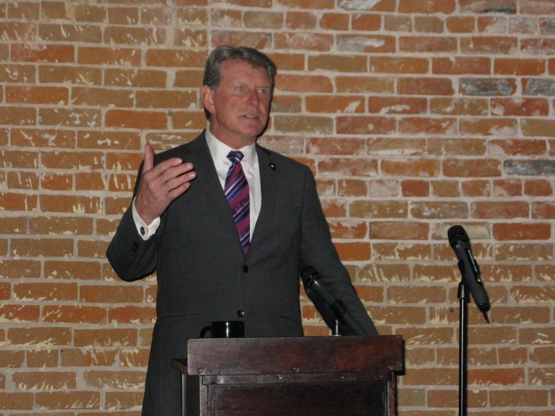 Gov. Butch Otter addresses the Idaho Press Club on Friday (Betsy Russell)