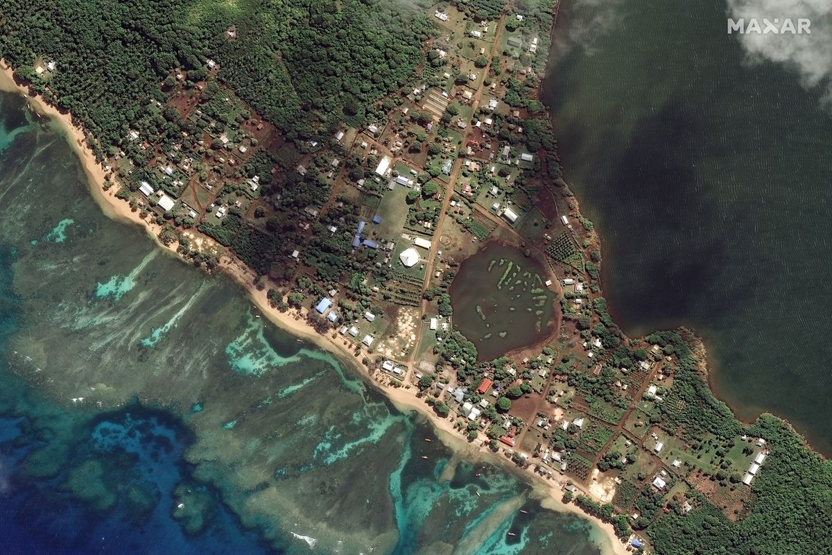 Homes on Nomuka Island before the volcano eruption. MUST CREDIT: Satellite image ©2023 Maxar Technologies.  (Satellite image ©2023 Maxar Technologies/Handout)