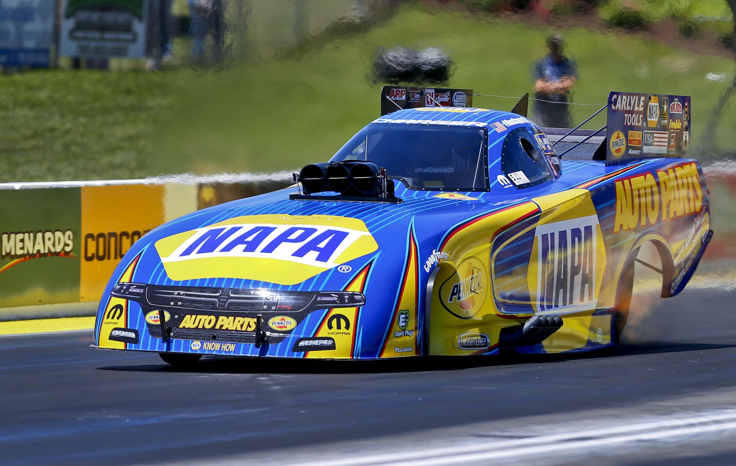 Ron Capps races to 4th consecutive NHRA Funny Car victory The