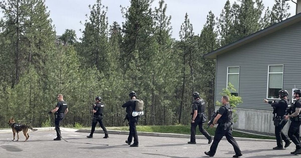 Shooting outside apartment complex sends Spokane Falls Community