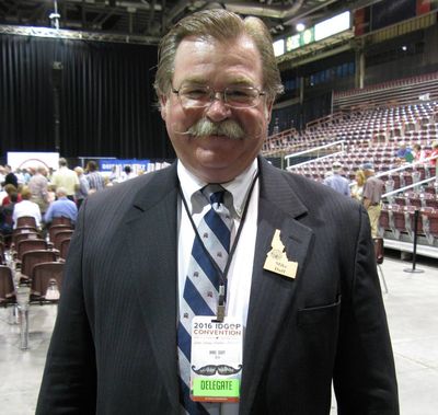 Mike Duff (Betsy Z. Russell)