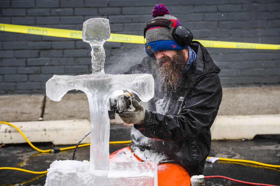 Holiday on the Ave ice carvings Dec. 14, 2019 The SpokesmanReview