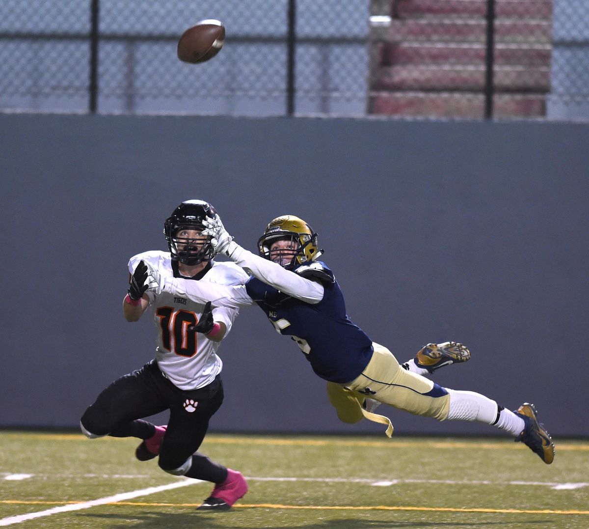 Lewis and Clark defeats Mead 2114 Oct. 30, 2015 The SpokesmanReview