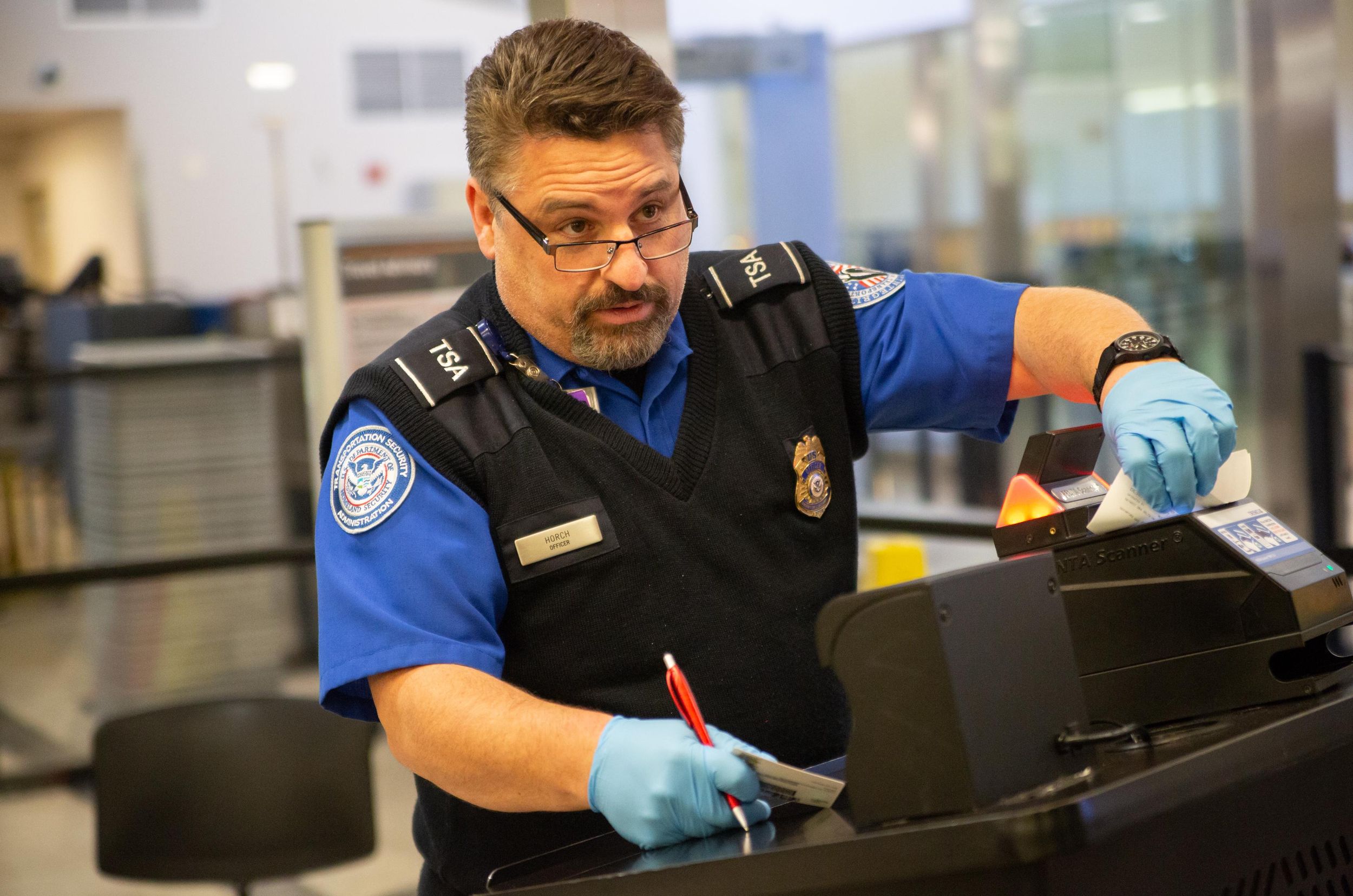 transportation-security-agency-fails-explosive-screening-tests-cbs-news