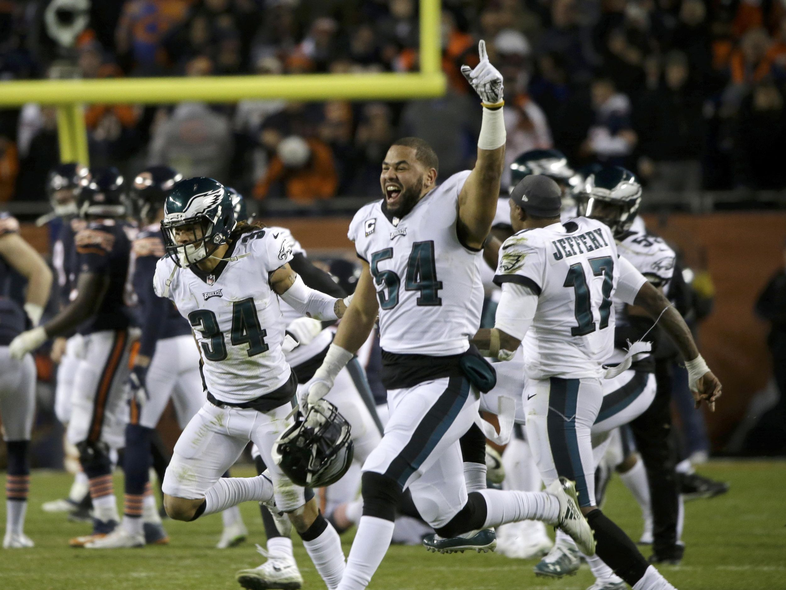 Philadelphia Eagles upset Chicago Bears 16-15 - WHYY