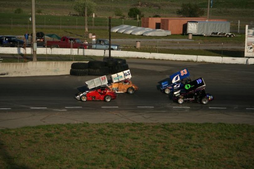 The Inland Northwest Sprint Car Association A-Trophy Dash prepares to take the green flag. (Photo courtesy of INSCA) (The Spokesman-Review)