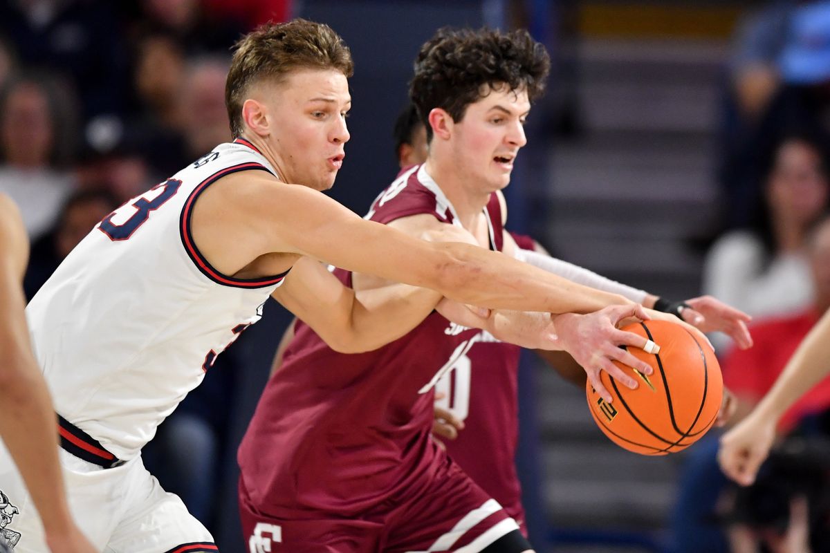 Gonzaga takes early Santa Clara punches, turns in offensive