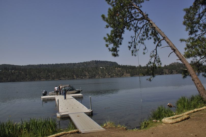 Boaters on Lake Spokane. (Rich Landers)