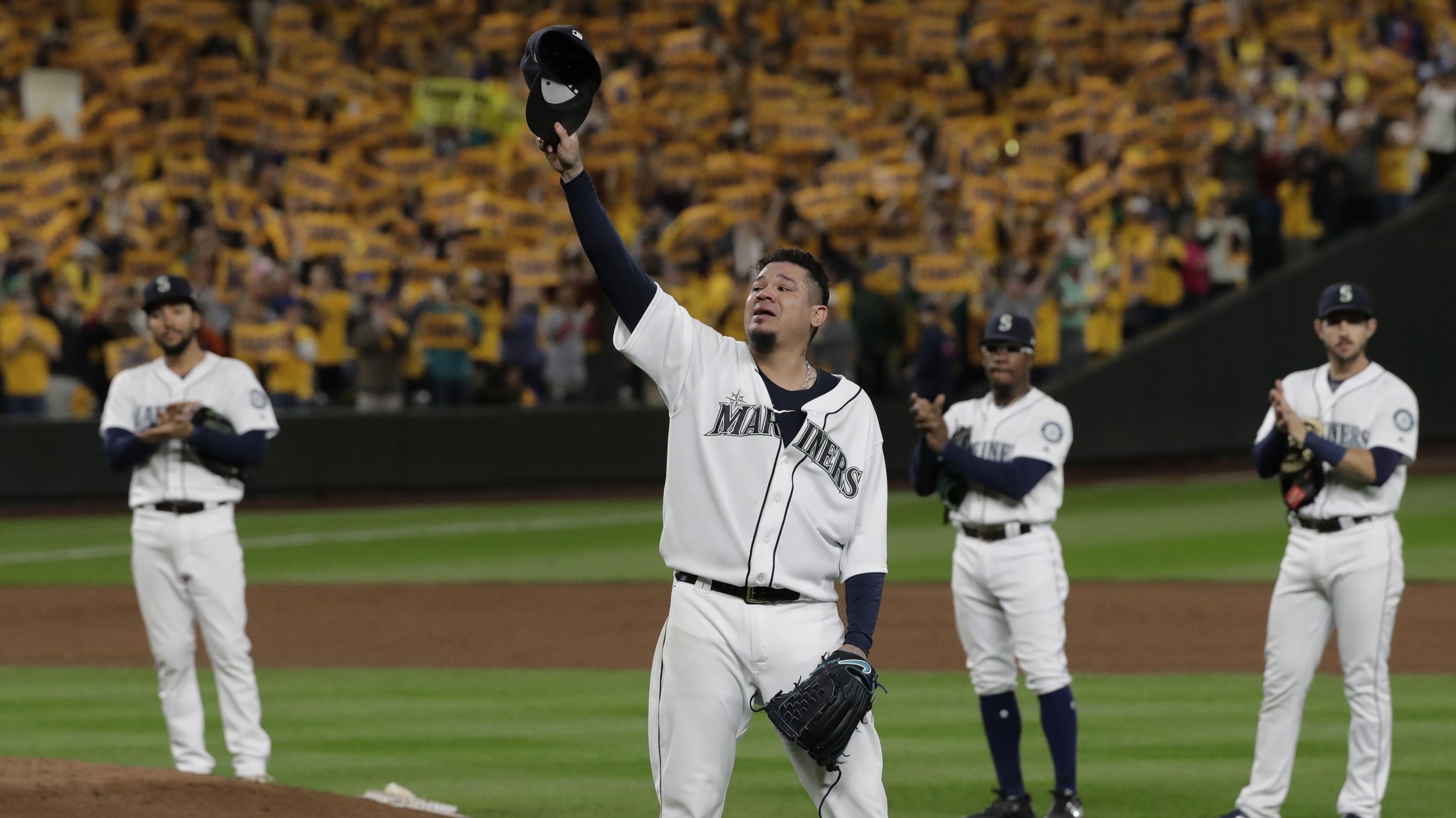 Felix Hernandez ready to hold court again as he goes into Mariners Hall of  Fame