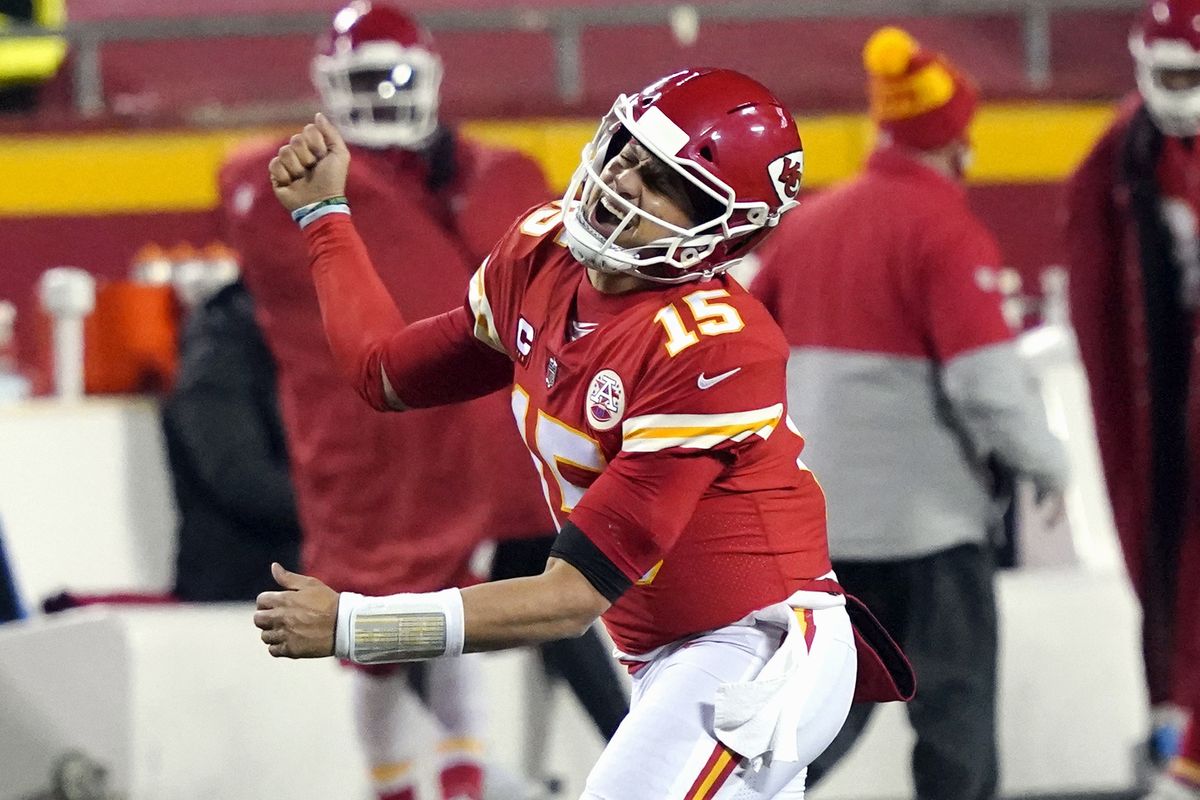 Opinion: With Chris Jones staying, Kansas City Chiefs have one more reason  to believe more Super Bowls loom