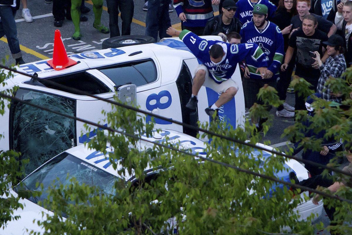 Topless Stanley Cup 2011 Canucks Body Painted Fan Girls