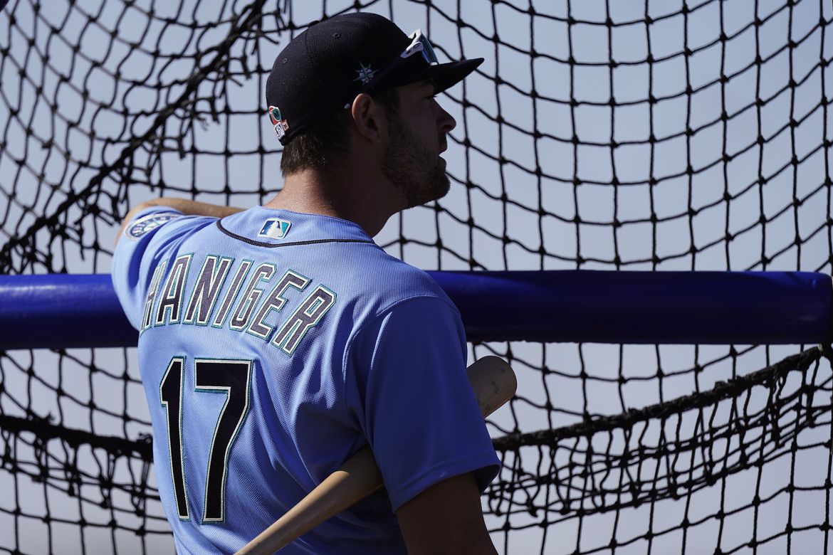 'It feels like just yesterday' Mitch Haniger returns to Mariners