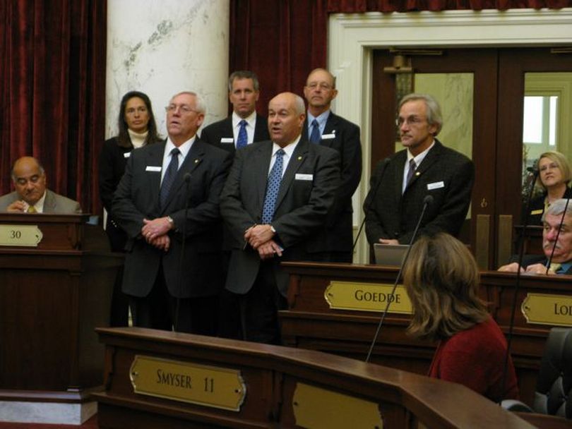 A committee led by Sen. Bob Geddes, R-Soda Springs, reports back to the full Senate that the House and the governor have been informed that the Senate is organized and ready for business. That marked the close of the Senate's organizational session, in which committee assignments, chairmanships, seating and various formalities were finalized in preparation for the January legislative session. (Betsy Russell)