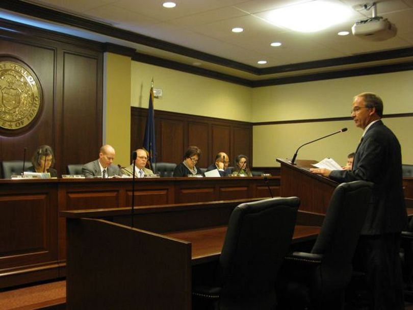 Legislative Services Director Jeff Youtz speaks to the Senate State Affairs Committee on Friday morning. (Betsy Russell)