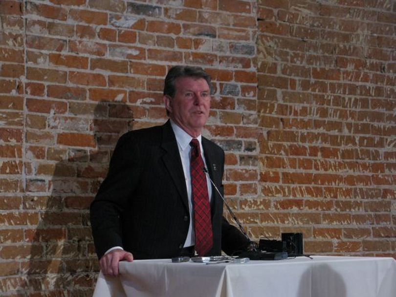 Gov. Butch Otter addresses the Idaho Press Club on Wednesday (Betsy Russell)