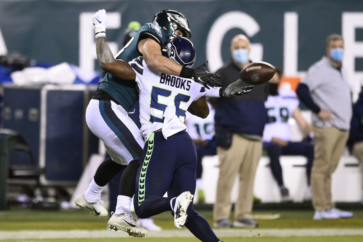 Russell Wilson leads Seahawks past Eagles 17-9