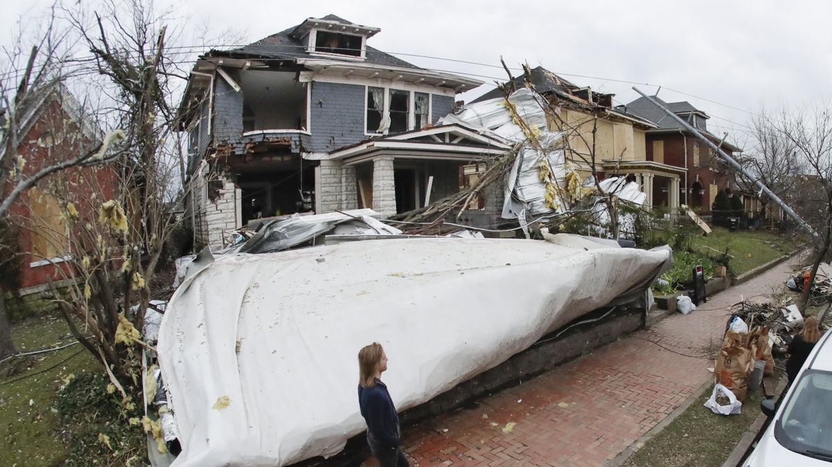 Cellphone Alerts Helped Tennessee Couple Escape To Basement The