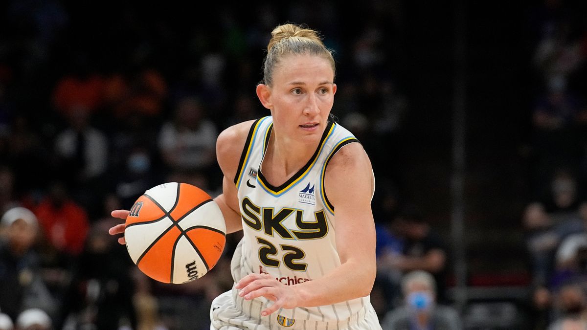 Chicago Sky guard Courtney Vandersloot (22) during the first half of Game 2 of basketball