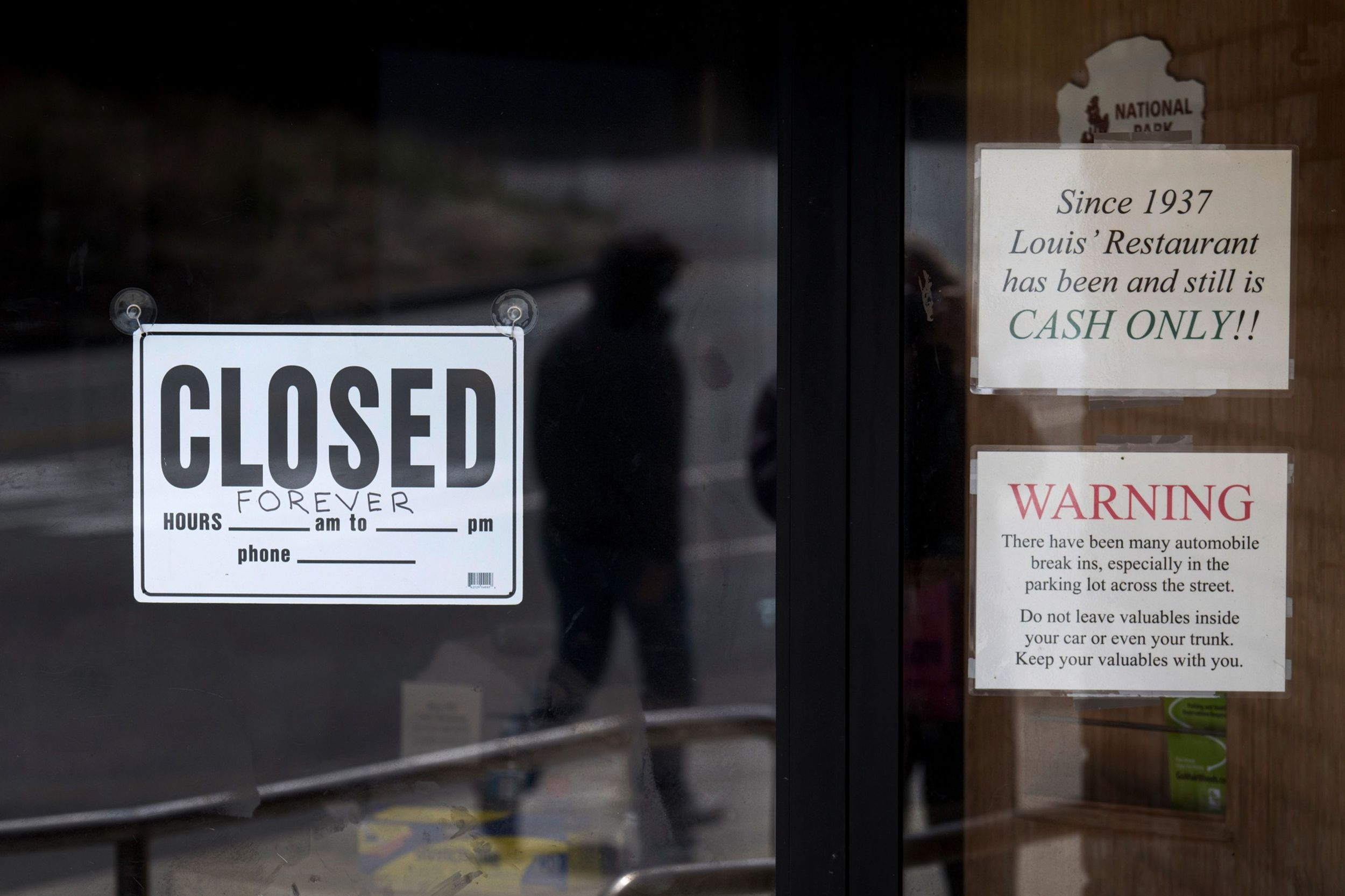 Restaurant closures top 110,000 in U.S. with industry in 'free fall