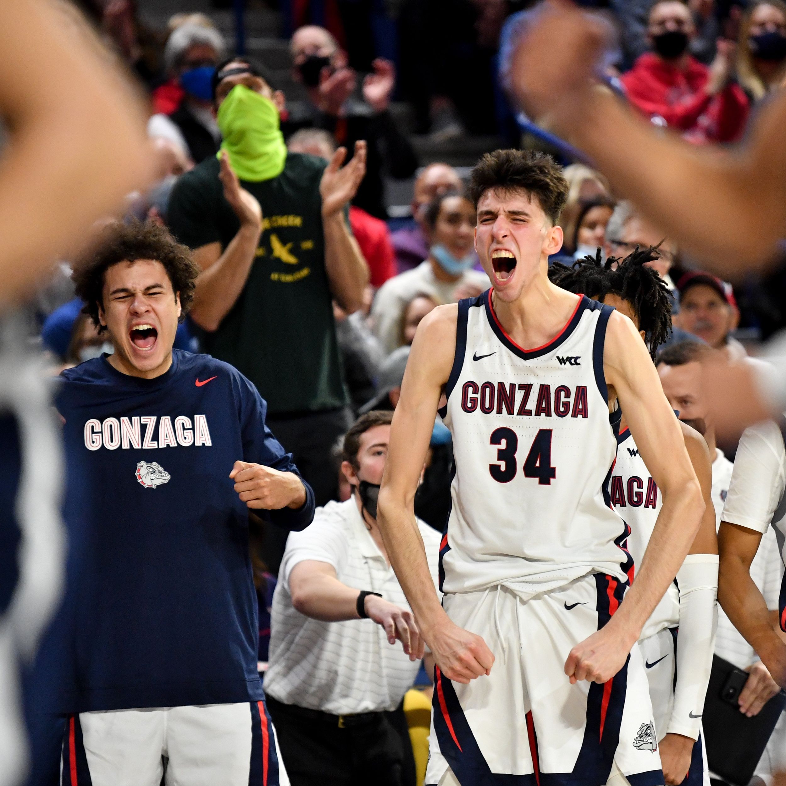 Gonzaga's Chet Holmgren impressive in debut, leads Gonzaga past Dixie State  97-63