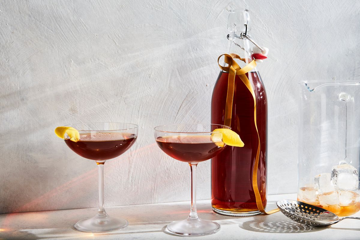 Don’t love to cook? Batched rye Manhattans make a simple, satisfying gift that keeps for weeks. (LINDA XIAO/The New York Times)
