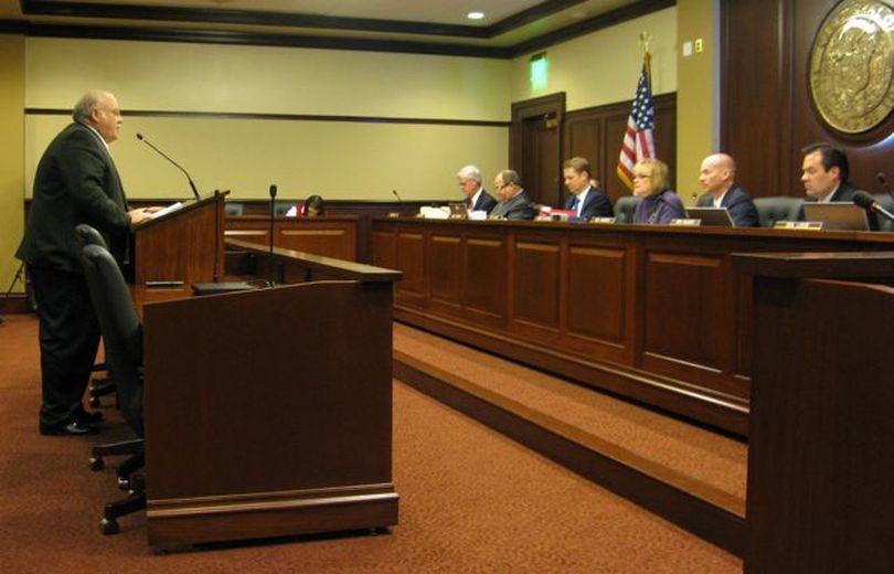 Idaho Secretary of State Ben Ysursa addresses the Senate State Affairs Committee on Wednesday; he said Idaho primary election turnout is 