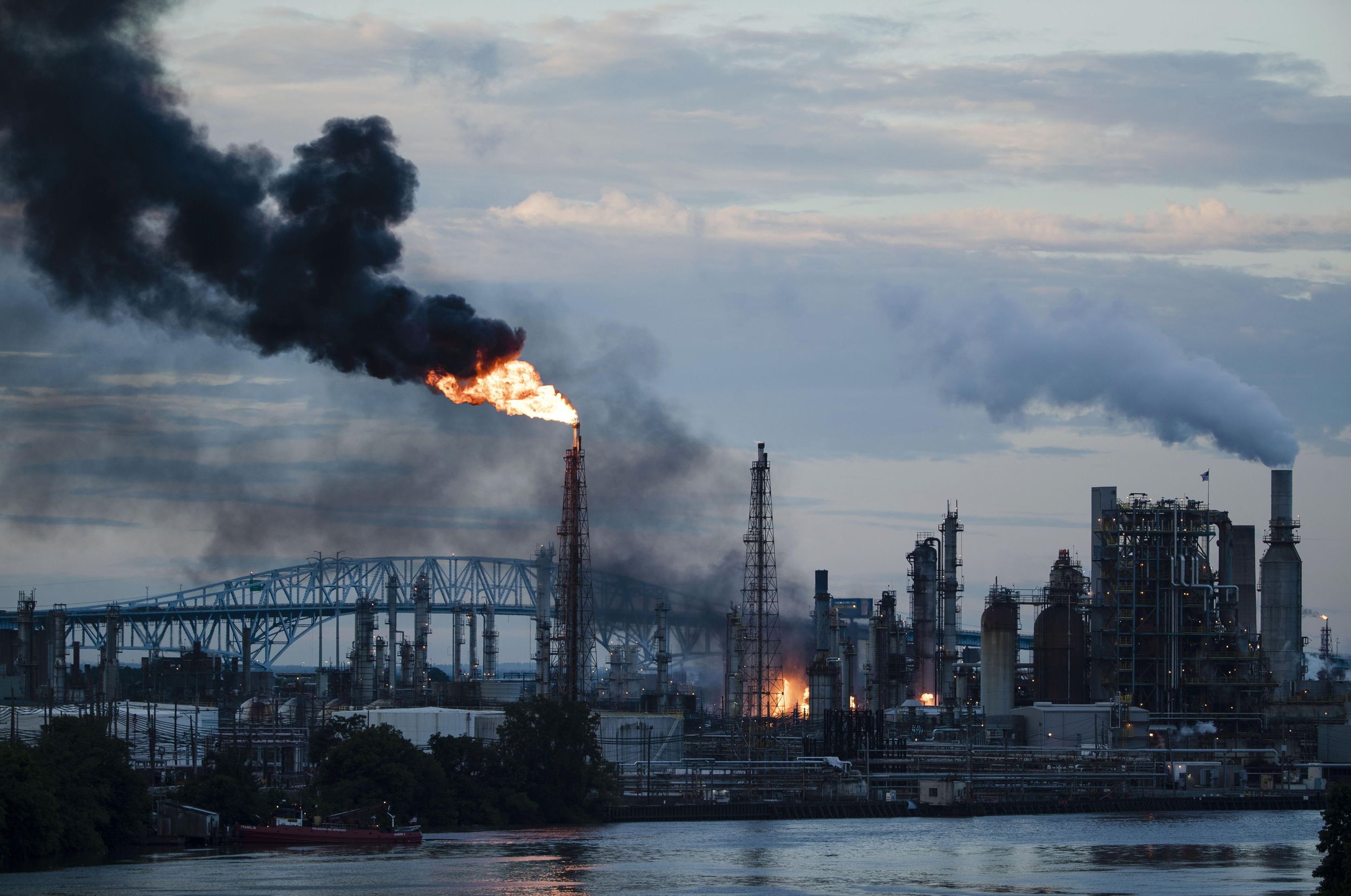 Fire, 3 explosions rock Philadelphia oil refinery The SpokesmanReview