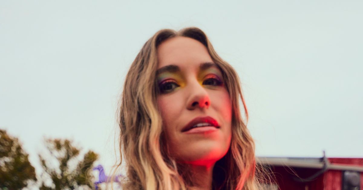 Lauren Daigle brings a kaleidoscope of color by melding pop with ...