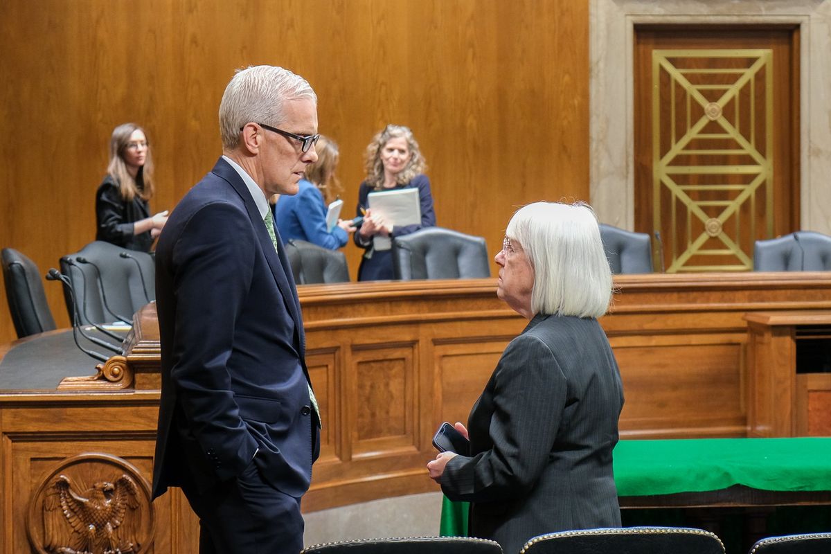 VA Secretary Denis McDonough and Sen. Patty Murray speak at a hearing Wednesday.  (Orion Donovan-Smith/THE SPOKESMAN-REVIEW)