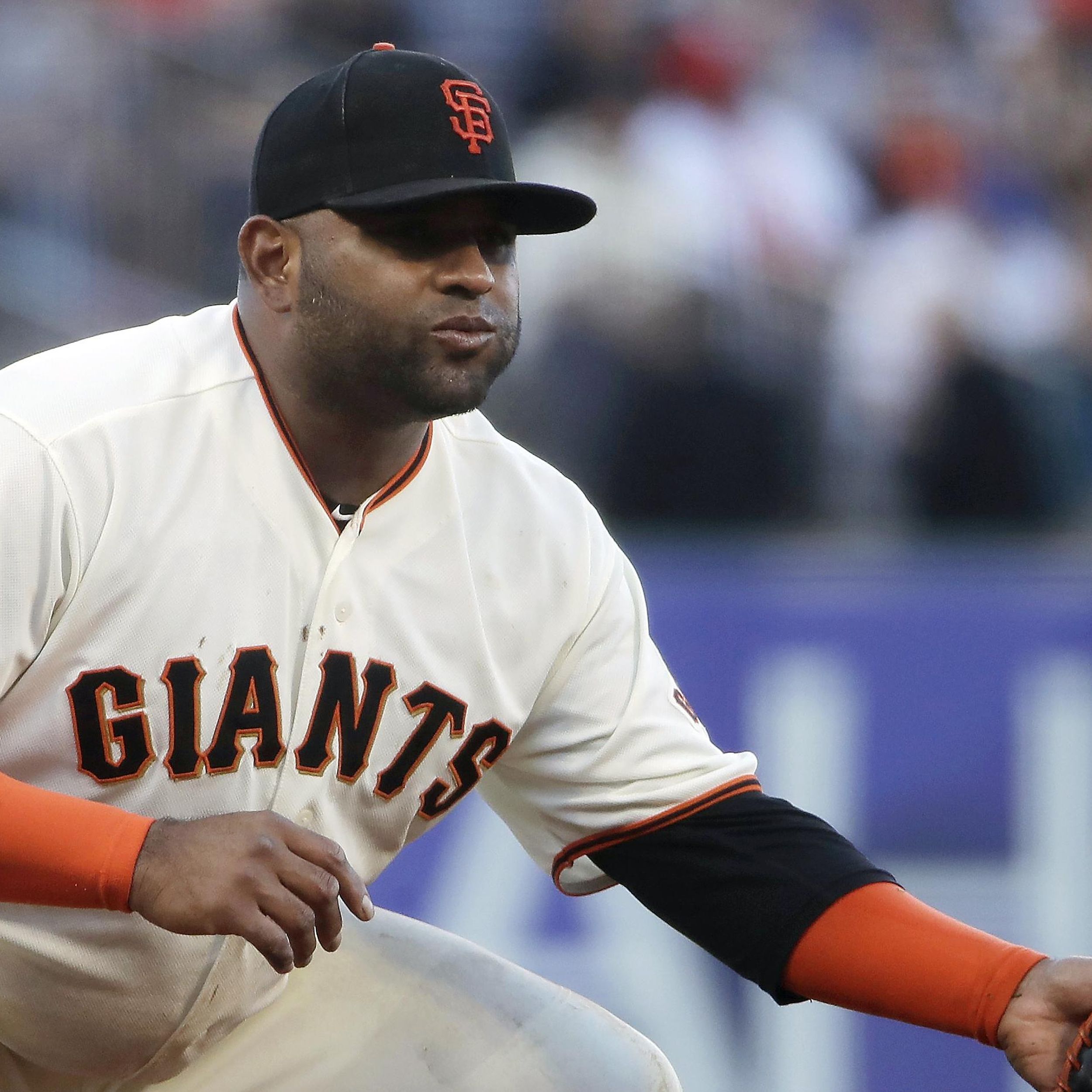 Pablo Sandoval returns to Giants with minor league contract