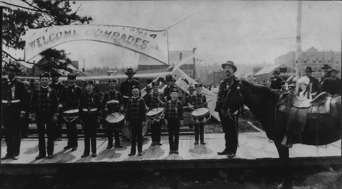 1889: A fife and drum team stands ready to welcome members of the Grand Army of the Republic to its seventh annual statewide gathering in Spokane next to a painted banner reading “Welcome Comrades” at the start of the “grand encampment” in Spokane Falls in 1889. The city was completely destroyed by fire less than four months after the photo was taken. This photo was submitted to the newspaper by Amanda Oliver, whose husband, Daniel K. Oliver, served in the Union Army in Pennsylvania and was a founding member of the Spokane unit of the GAR.  (The Spokesman-Review photo archives)