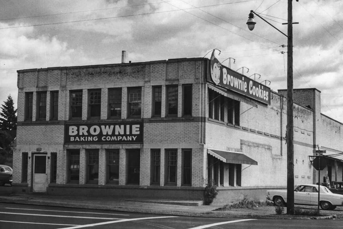 1967: Spokane’s largest cookie manufacturer, the Brownie Baking Company at 225 W. Indiana Avenue, was just sold to New York-based United States Baking Company. A few years later, Brownie Baking moved from Indiana Avenue to the Spokane Industrial Park, and then closed in 1969. Brownie, while in business at this location since 1927, had baked 500,000 cookies of 40 different varieties a day before shuttering, ending 40 years of cookie production in Spokane. U.S. Baking sent the Spokane product line to their plant in Carrollton, Mo. (SPOKESMAN-REVIEW PHOTO ARCHIVES)