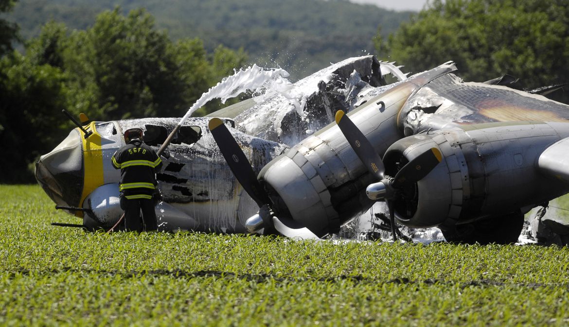 B-17 Flying Fortress Crashes - A Picture Story At The Spokesman-Review