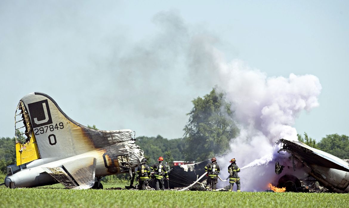 B-17 Flying Fortress Crashes - A Picture Story At The Spokesman-Review