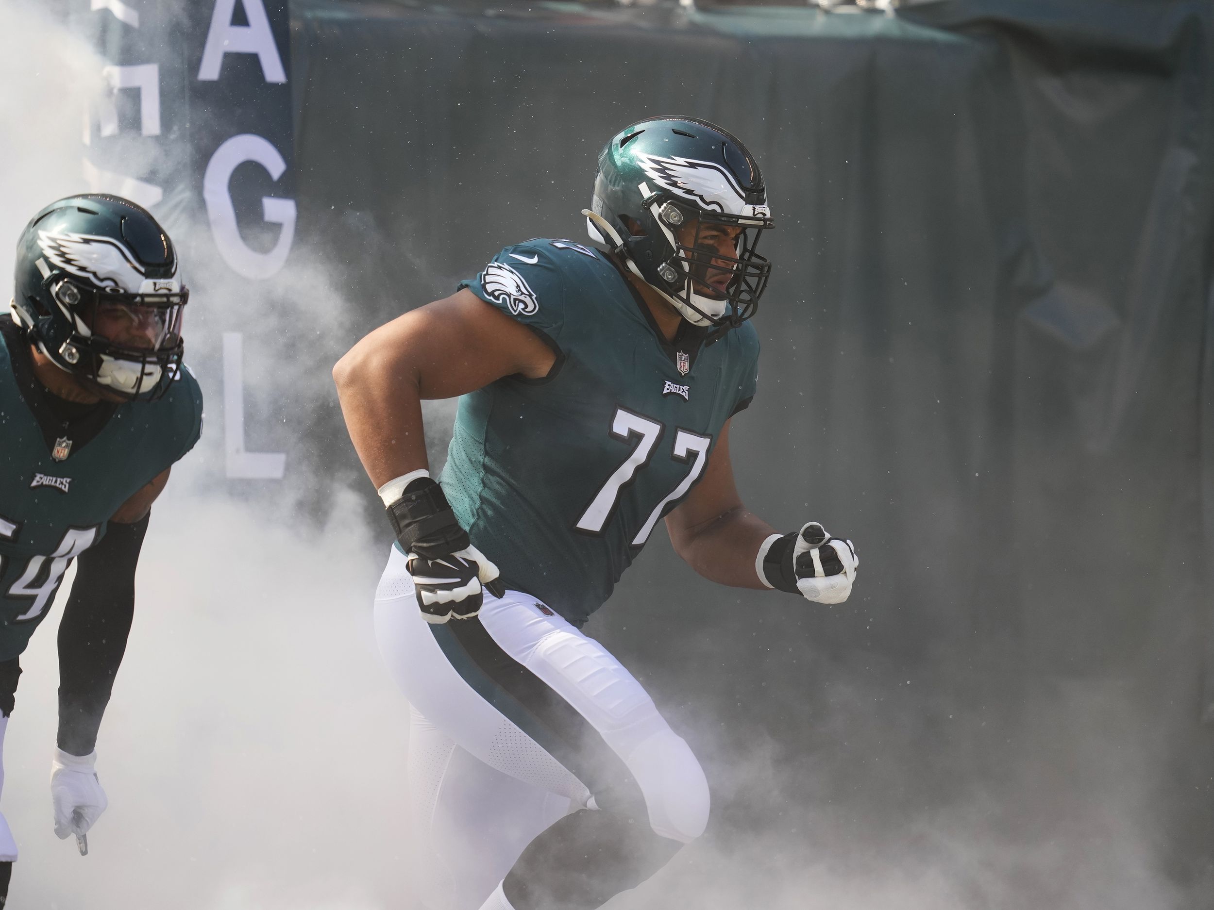 Washington State tackle Andre Dillard poses with NFL Commissioner