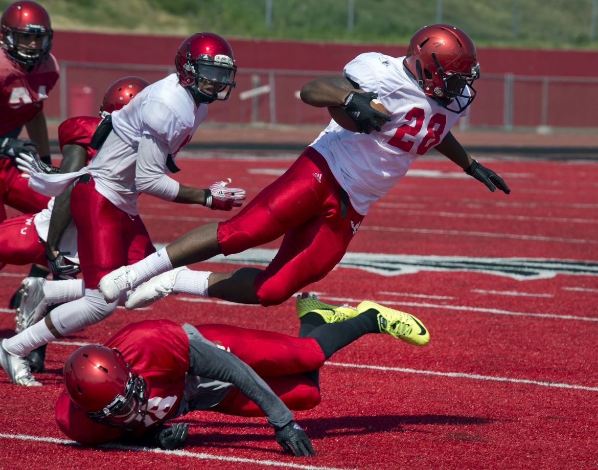 Ewu Football Scrimmage A Picture Story At The Spokesman Review 