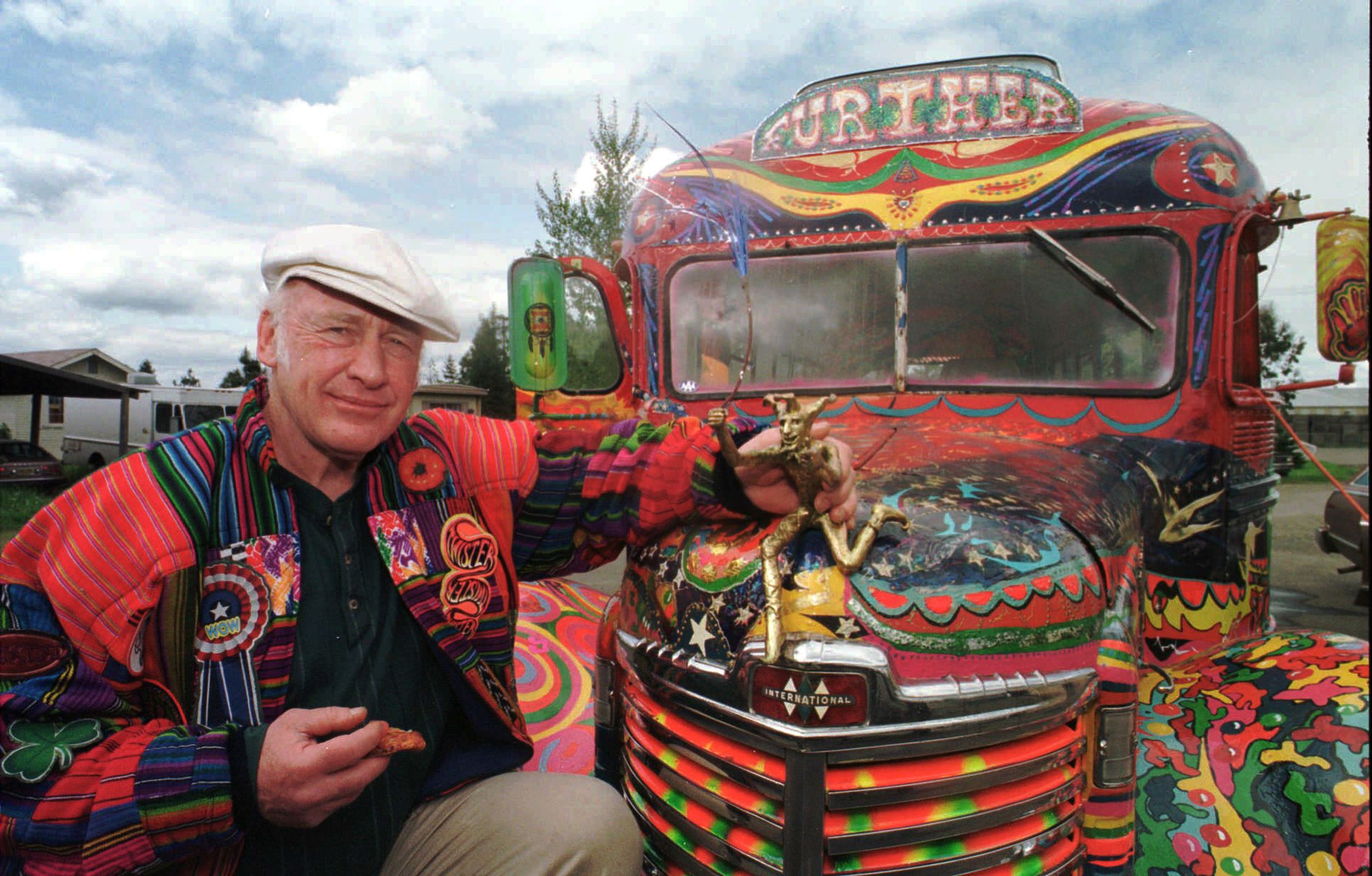 Kesey_Bus_Restoration_Kuma2.jpg