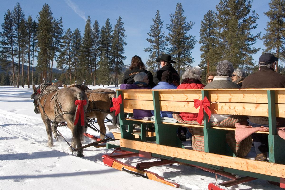 Winter snowfall in Western Montana creates a festive backdrop for sleigh rides. (Pam Voth / Glacier Country Regional Tourism Commission)