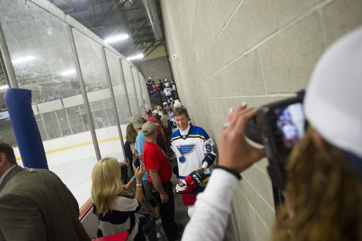 Hockey legend Wayne Gretzky turns out to be quite photogenic while taking part in charity game at Frontier Ice Arena. (Tyler Tjomsland)