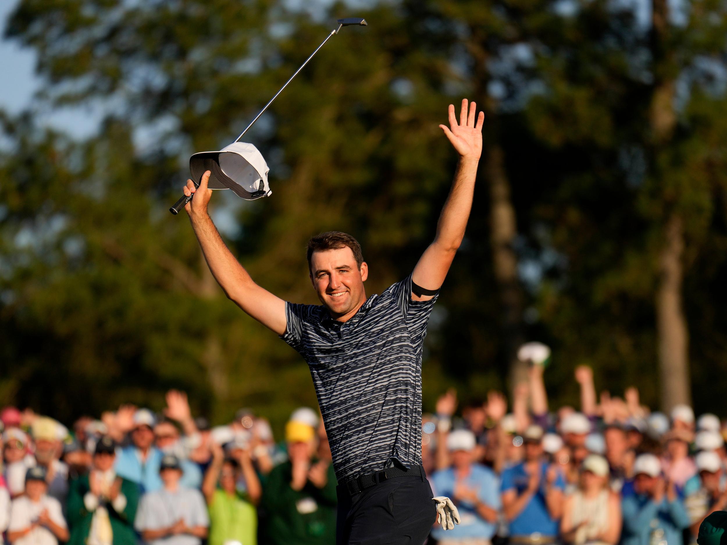 Scottie Scheffler gets Masters green jacket to go with No. 1 ranking
