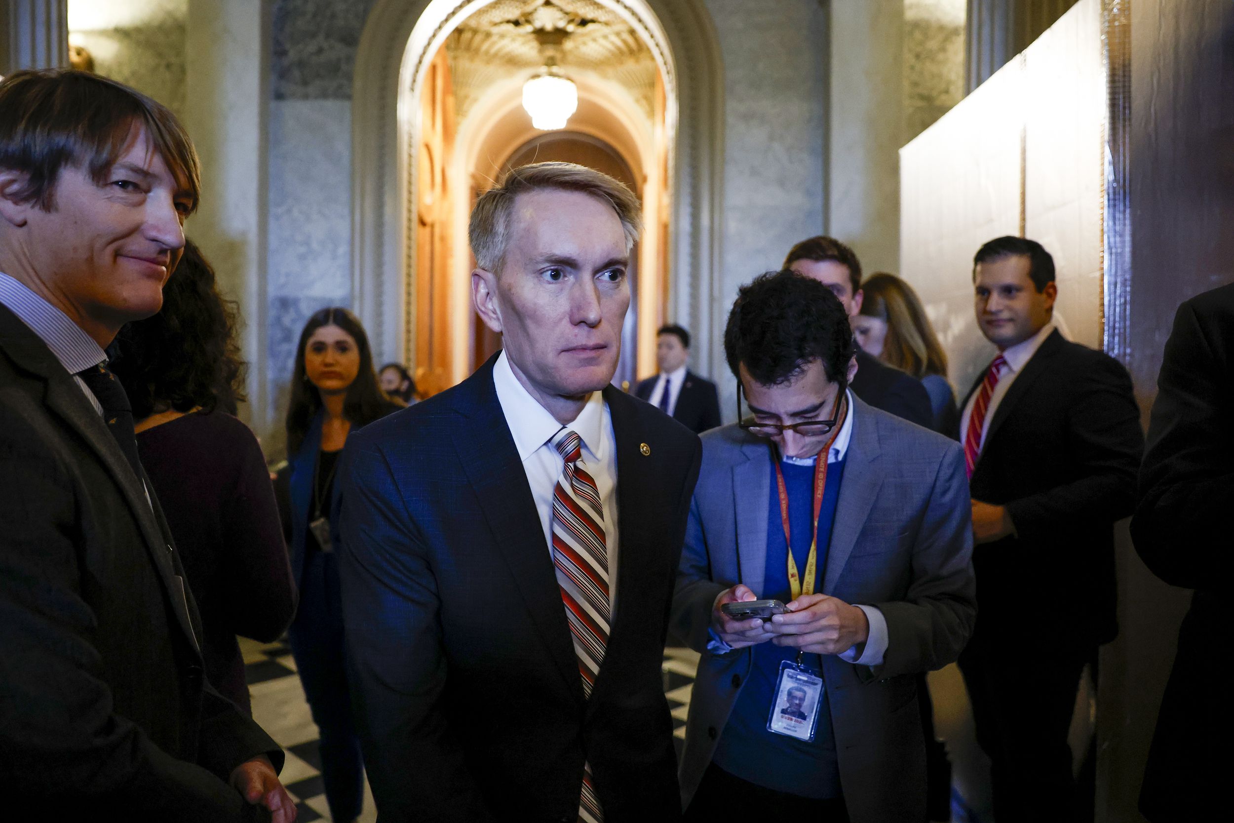 Lankford defends bipartisan border security bill after attacks by Trump