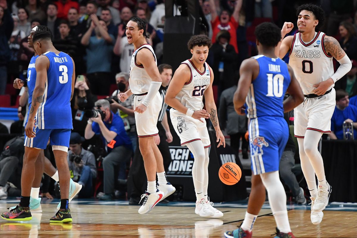 Gonzaga Bulldogs guard Andrew Nembhard (3) erupts in a a cheer as time expires and Gonzaga defeats the Memphis Tigers during the second half of the second round of the NCAA Division I Men